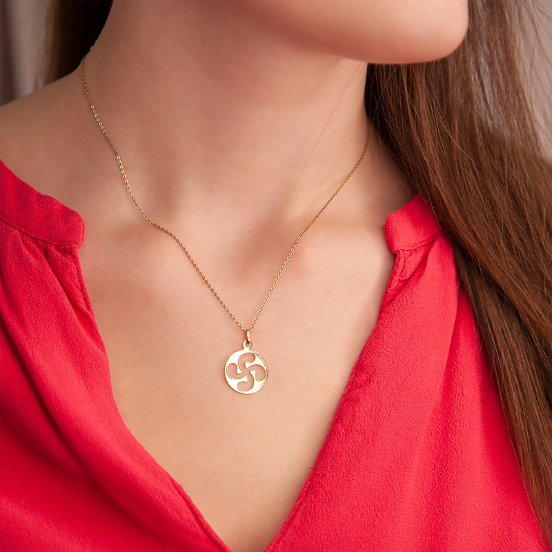 PROMO Pendentif Plaque Ronde Ajourée Croix Basque en Or Jaune 375 ou 750 - Rosatella OCARAT.COM BIJOUTERIE N°1