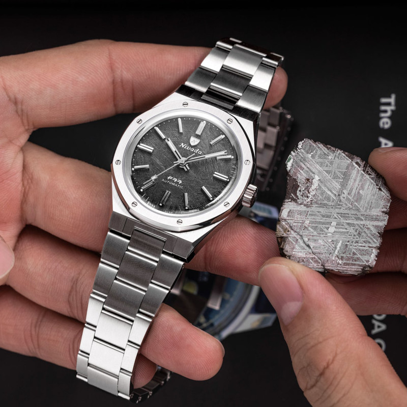 Montre F77 Stainless Steel Météorite 68016A77 - Nivada Grenchen