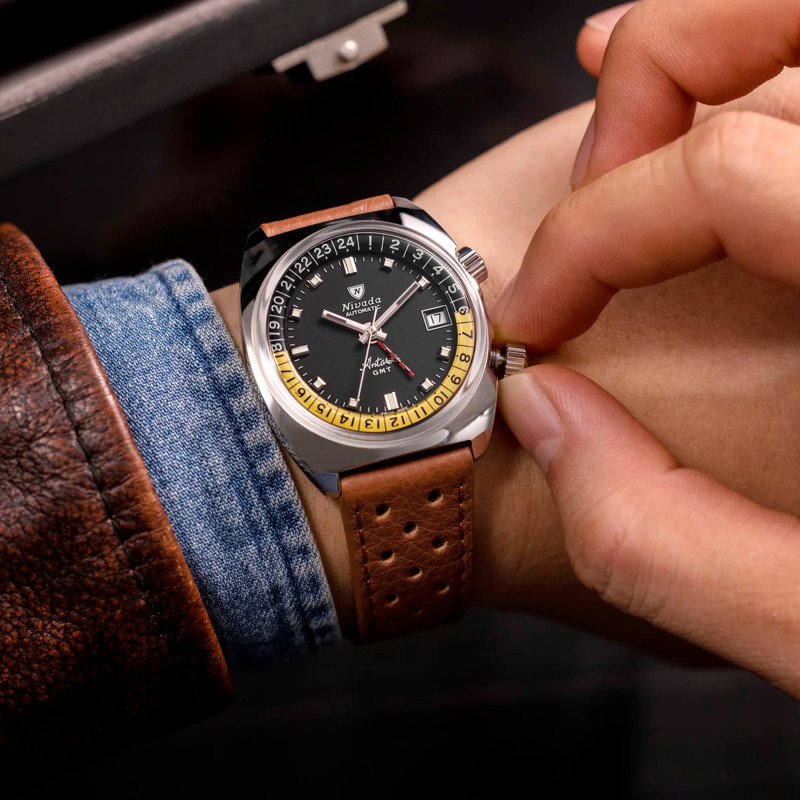 Montre Antarctic GMT 32043A - Nivada Grenchen