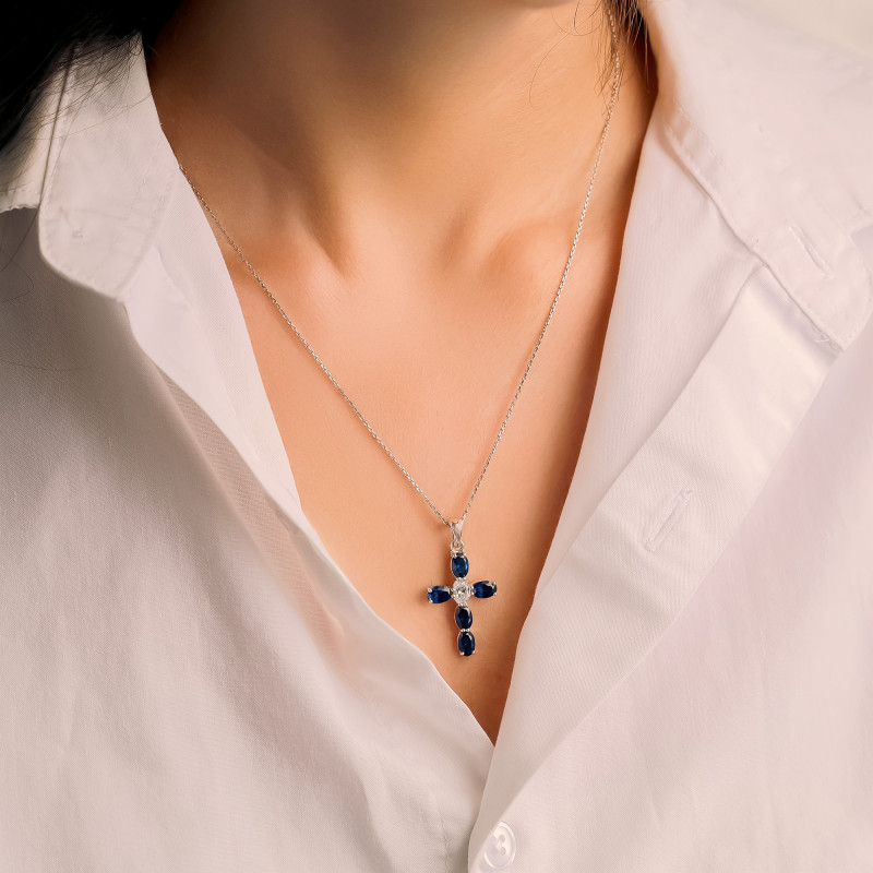 Pendentif Croix en Or Blanc 375 & Pierres Bleues et Oxyde de Zirconium Blanc - Vandona