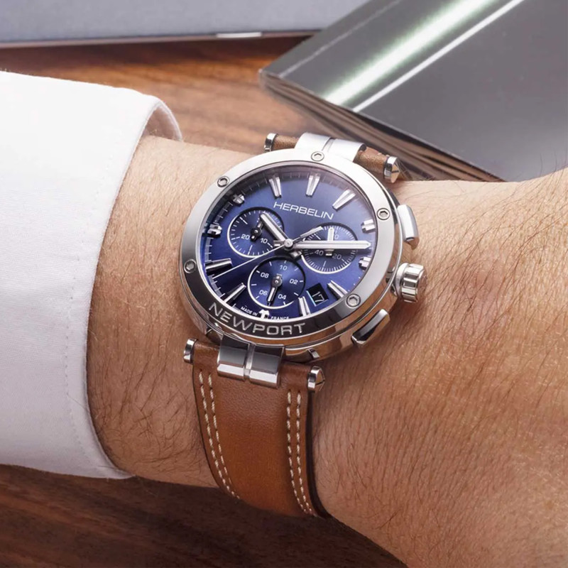 Montre Newport Chrono 37658AP15GD - Herbelin
