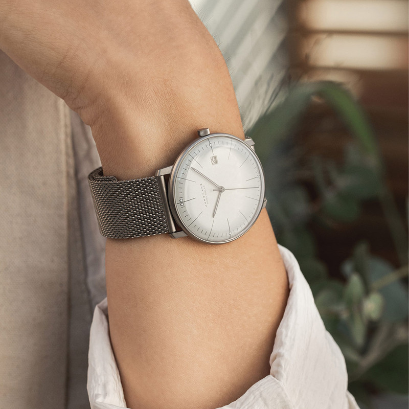 Montre Max Bill Mega Solar 59/2022.46 - Junghans