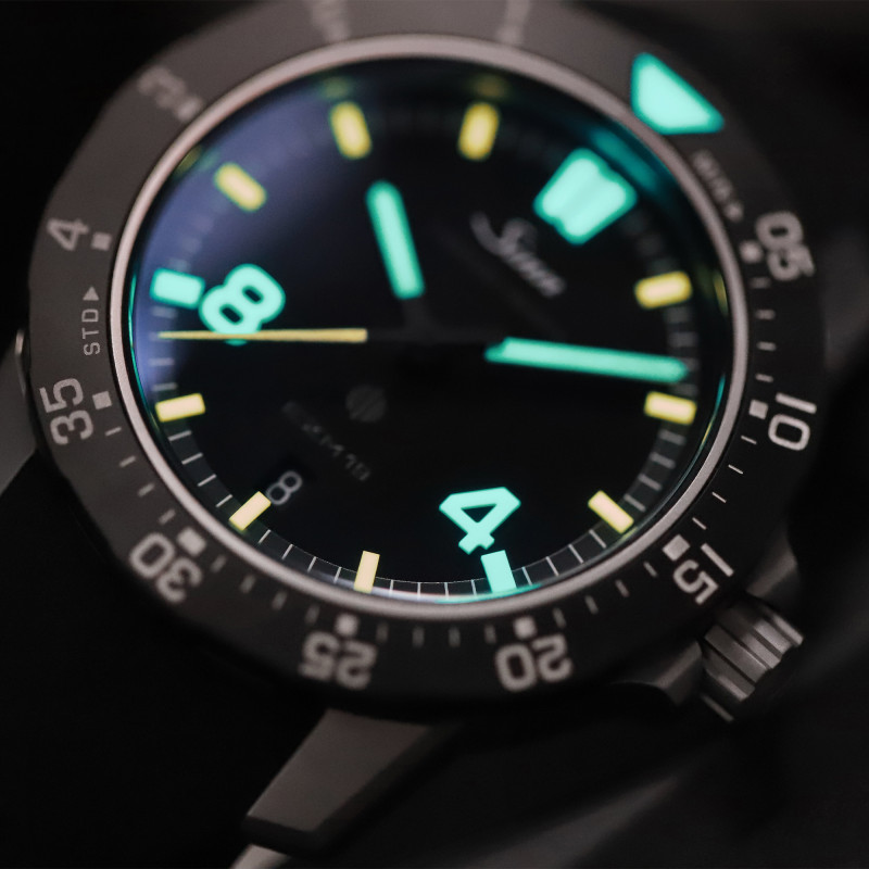Montre EZM 19 119.010 Silicone - Sinn